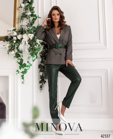 темно-зеленый